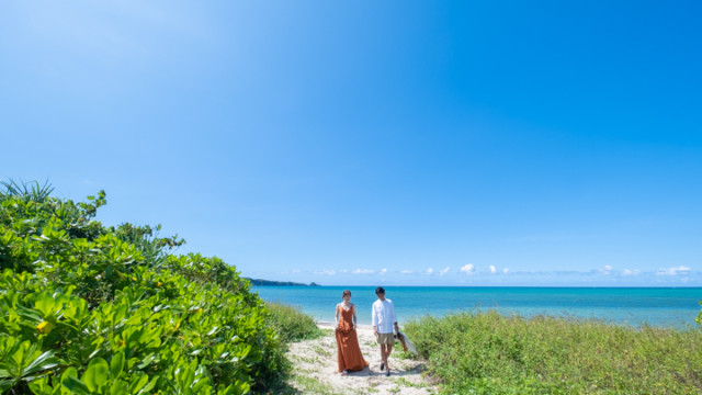 沖縄県恩納村のフォトウェディング(ビーチフォト)