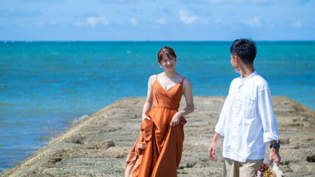 沖縄県恩納村のフォトウェディング(ビーチフォト)