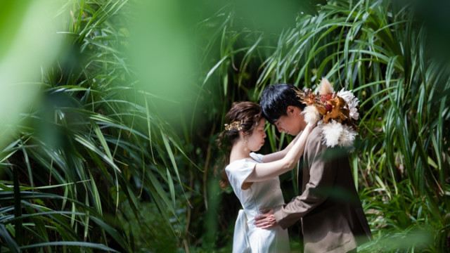 沖縄の森の中のフォトウェディング(グリーン)