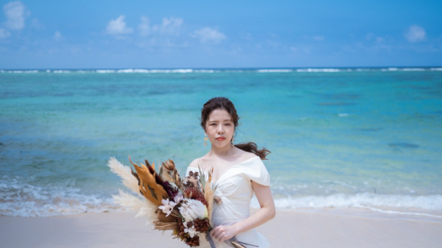沖縄県恩納村のフォトウェディング(ビーチフォト)