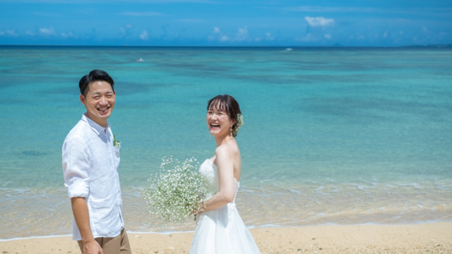 沖縄県恩納村のフォトウェディング(ビーチフォト)