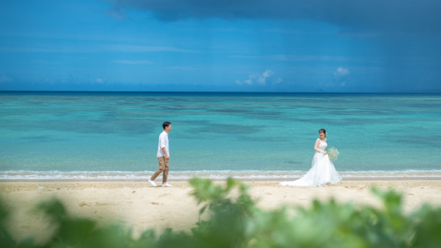 沖縄県恩納村のフォトウェディング(ビーチフォト)