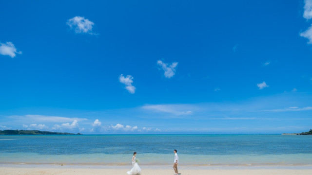 沖縄県恩納村のフォトウェディング(ビーチフォト)