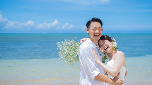 沖縄県恩納村のフォトウェディング(ビーチフォト)