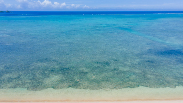 沖縄県恩納村のフォトウェディング(ビーチフォト)