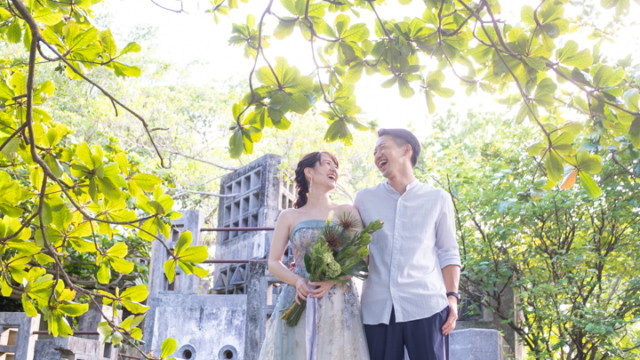 沖縄の森の中のフォトウェディング(グリーン)