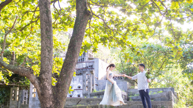 沖縄の森の中のフォトウェディング(グリーン)