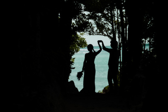 沖縄でのフォトウェディング(フクギ並木)