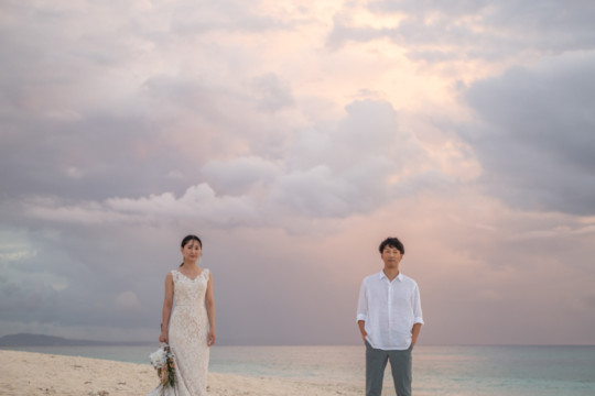 沖縄のビーチフォトウェディング(瀬底ビーチ)