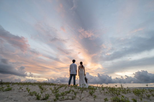 沖縄のビーチフォトウェディング(瀬底ビーチ)