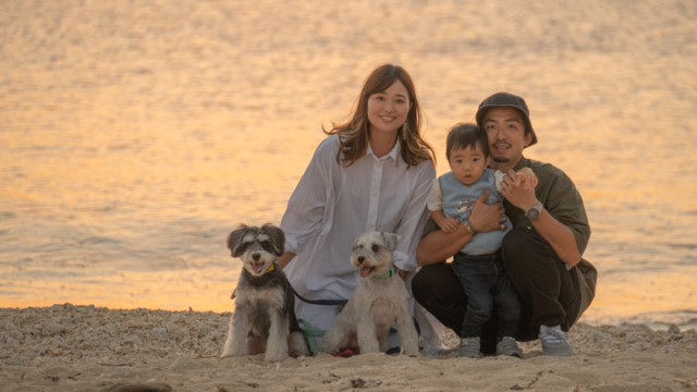 沖縄でのビーチファミリーフォト(サンセット)