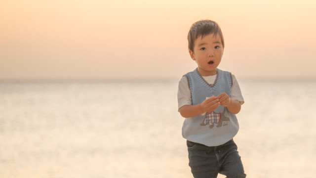 沖縄でのビーチファミリーフォト(サンセット)