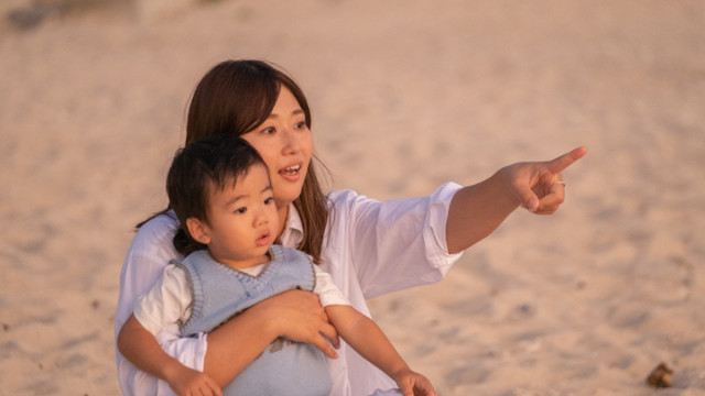 沖縄でのビーチファミリーフォト(サンセット)