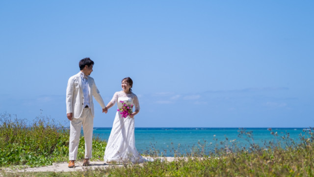 沖縄フォトウェディングのビーチフォト