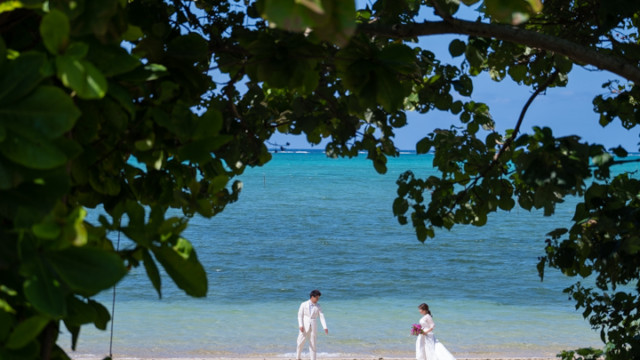 沖縄フォトウェディングのビーチフォト