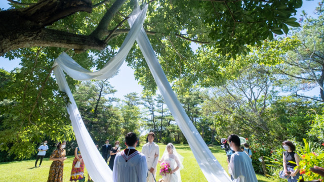 沖縄リゾートウェディング(森の中の結婚式)