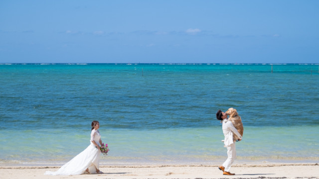 沖縄フォトウェディングのビーチフォト