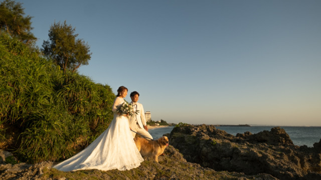 沖縄フォトウェディングのビーチフォト(サンセットイメージ)