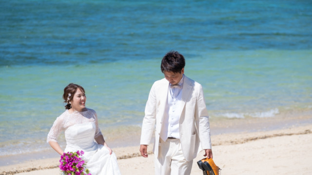 沖縄フォトウェディングのビーチフォト