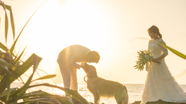 沖縄フォトウェディングのビーチフォト(サンセットイメージ)