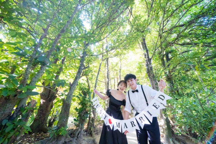 沖縄フォトウェディング(フクギ並木)