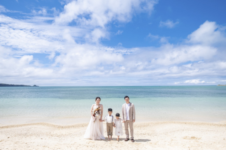 沖縄ファミリーフォトウェディング(仲泊海岸)