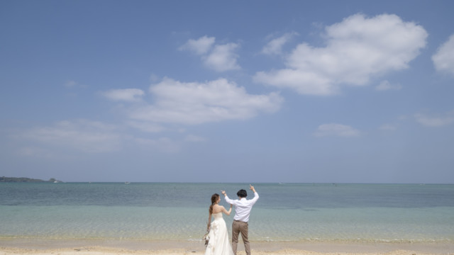 沖縄フォトウェディング(ビーチ)(ウェディングドレス)