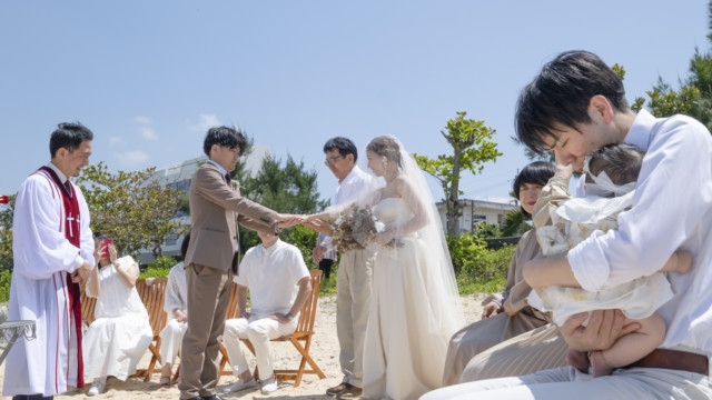 沖縄フォトウェディング(ビーチ挙式)(ウェディングドレス)