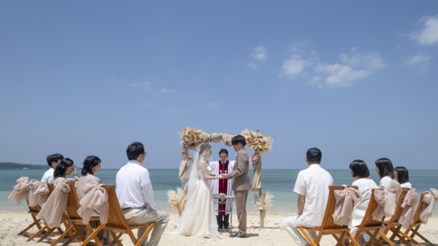 沖縄フォトウェディング(ビーチ挙式)(ウェディングドレス)