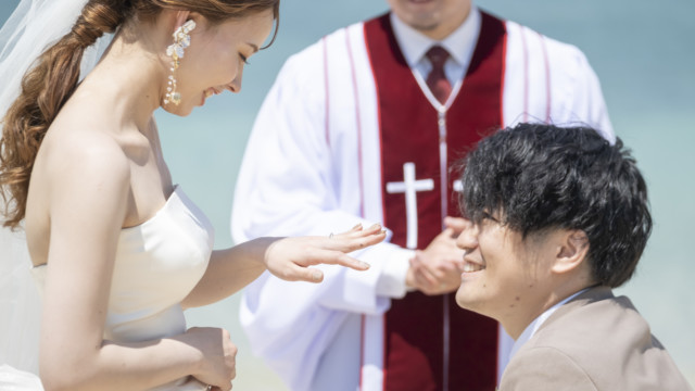 沖縄フォトウェディング(ビーチ挙式)(ウェディングドレス)