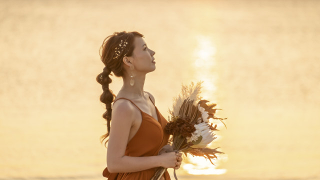 沖縄フォトウェディング(サンセット)(ビーチ)(カラードレス)